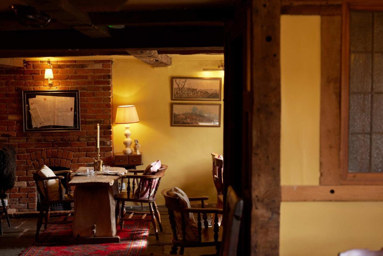 The Queen'S Head Broad Chalke Exterior photo