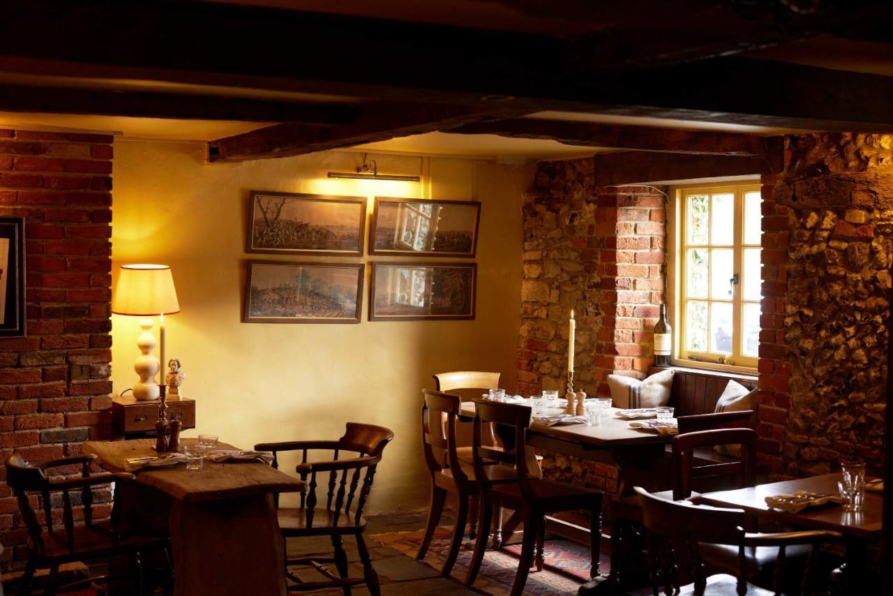The Queen'S Head Broad Chalke Exterior photo